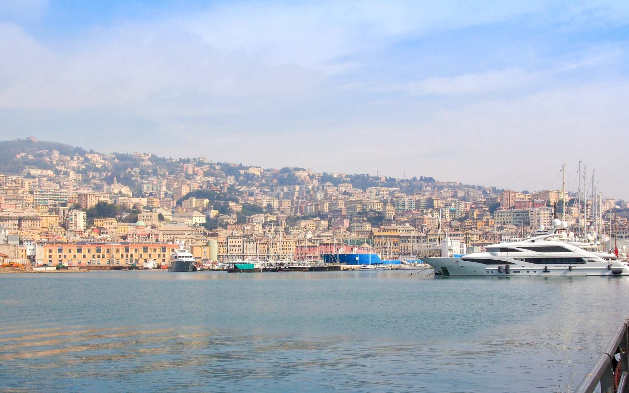 35m Berth in Porto Antico di Genova