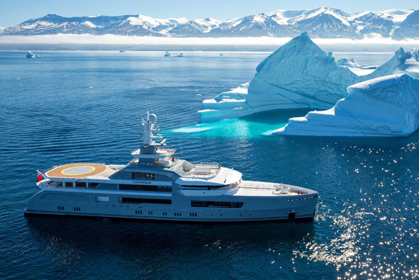 Motor yacht CLOUDBREAK